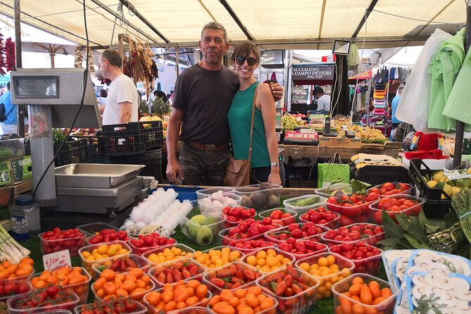 Rome Private Wine & Food Tour Trastevere, Ghetto, Campo de Fiori - Crossing the food line into Trastevere: narrow streets, artisan shops, and a real dinner vibe