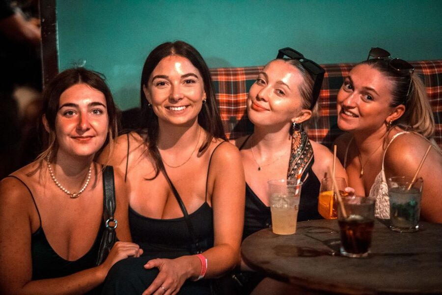 Rome: Pub Crawl & Ultimate Party Tour - Food During the Night: Pizza Shows Up