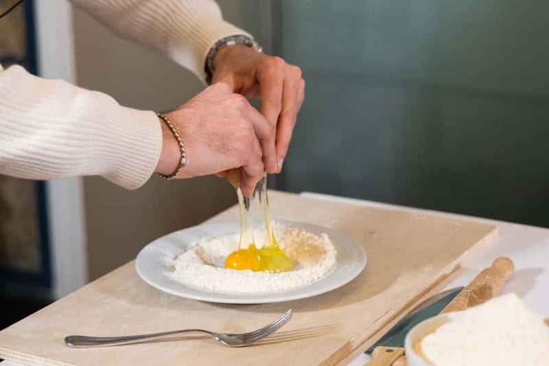Rome: Ravioli, Fettuccine and Tiramisu Cooking Class - Instructors and class vibe: clear, patient, and fun