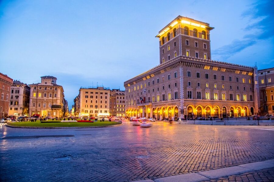 Rome: Rome at Night Evening Historical Walking Tour - Who this Rome at Night walk is best for