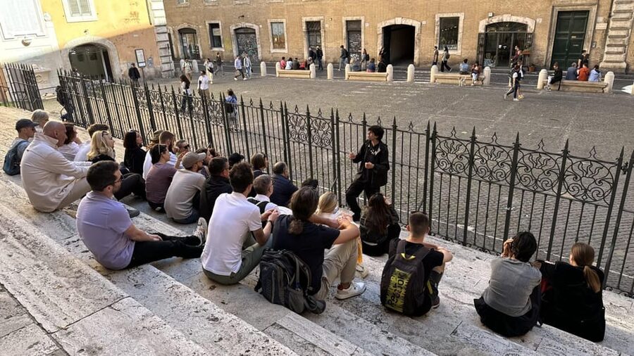 Rome's Baroque Art Walking Tour: Who Killed Caravaggio? - Guides Matter: Iván and Jacobo’s Storytelling Style