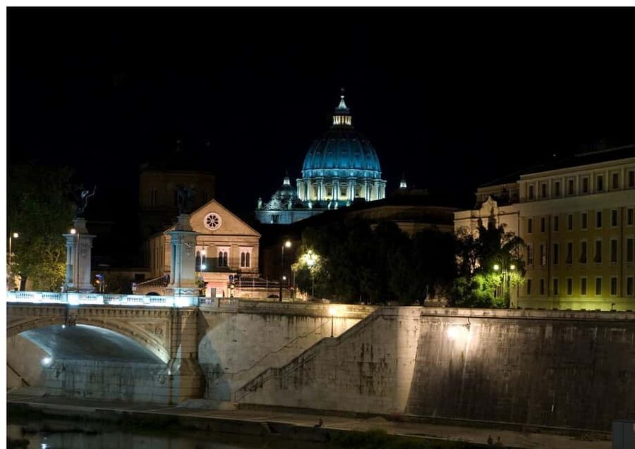 Rome Secrets: Dark History & Tasty Bites Tour - Ciambelline and wine again: a sweet reset before the finale