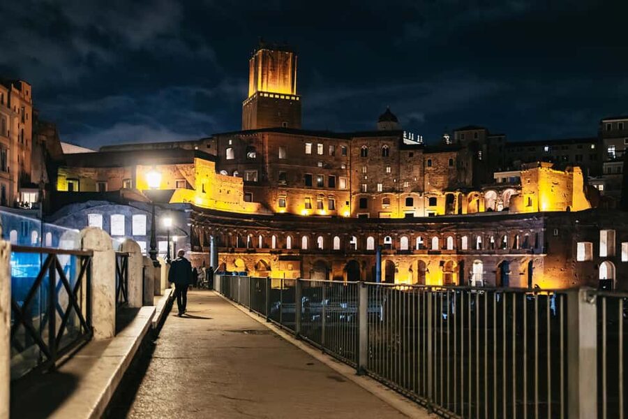 Rome: Small-Group City Highlights Moonlight Walking Tour - Piazza Navona: where Roman sport meets Bernini at night