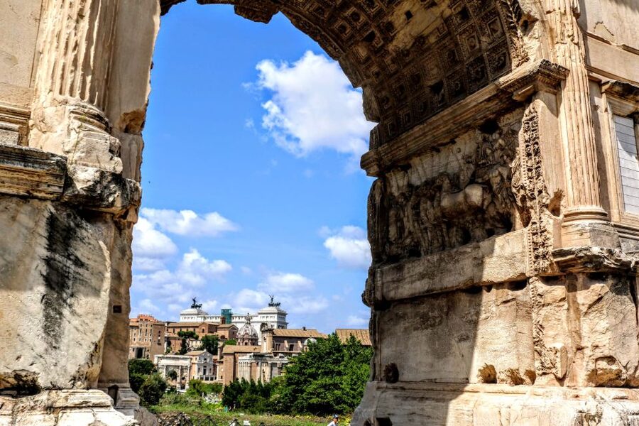 Rome: Small-Group Colosseum, Roman Forum & Palatine Hill - Your Small-Group Guide: Why the Experience Feels Personal