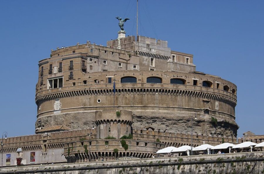 Rome: Small Group Guided Tour of Castel Sant'Angelo - Five Floors in Motion: How the Spiral Ramp Shapes the Experience