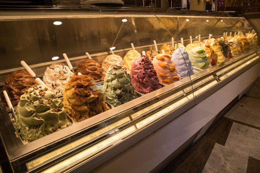 Rome: Small-Group Night Tour with Pizza and Gelato - Hotel pickup by minivan: the night-safety advantage