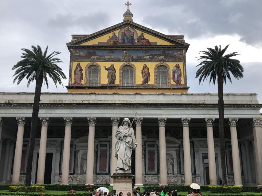 Rome: St Paul's Basilica, Sarcophagus, & Major Basilica Tour - Inside the basilica: where to focus during the guided visit