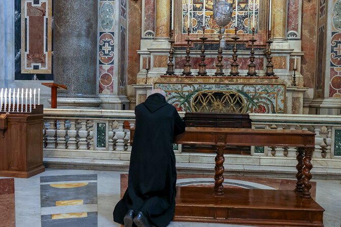 Rome: St. Peter’s Basilica and Papal Tombs Tour - Headsets and group size: how the tour stays listenable