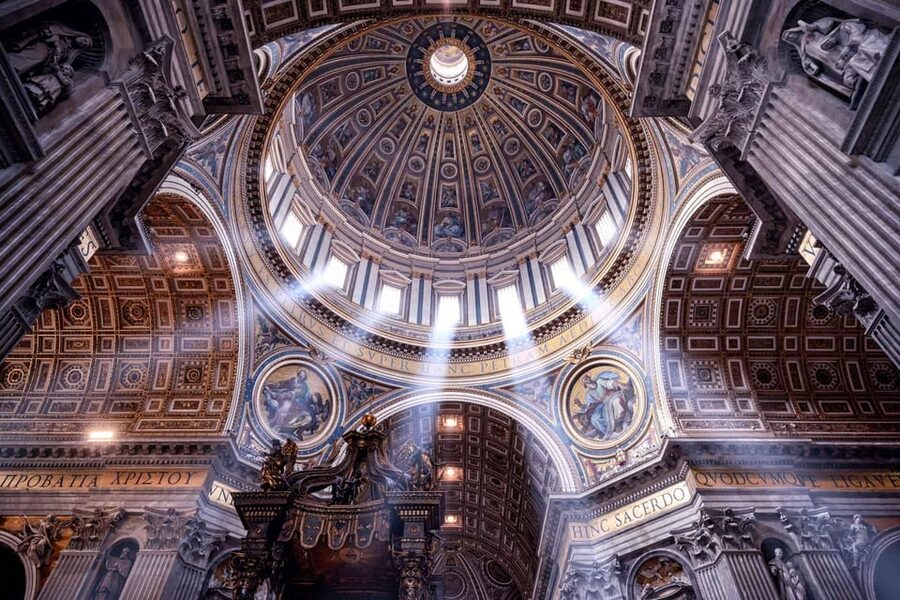 Rome: St. Peter's Basilica Audio Guide with Dome Tickets - Meeting the host outside St. Peter’s Basilica (and finding the right place)