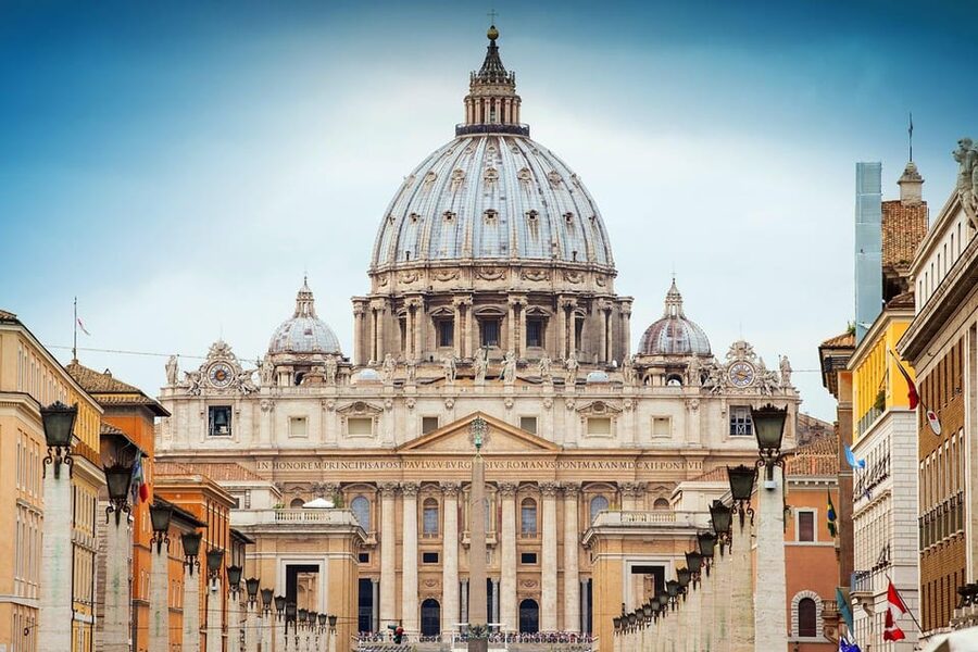 Rome: St. Peter's Basilica, Dome, and Vatican Grottoes Tour - St. Peter’s Square first: the obelisk, the visual effects, and two key spots