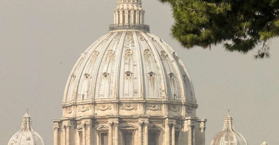 Rome: St. Peter's Basilica Guided Tour with access to Dome - Key moments to look for