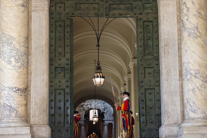 Rome: St. Peter's Basilica, La Pietà, Papal Tombs and Dome - Where the tour starts and how to handle Vatican security