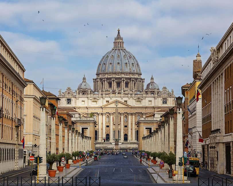 Rome:St.Peter’s Basilica,La Pietà,Papal Tombs Tour With Dome - Bernini’s Baldachin and the Papal Altar: The Center of the Story
