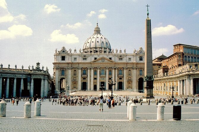 Rome St. Peter's Basilica Tour with exclusive Underground Access - Michelangelo’s Pietà: A Short Stop With Big Emotional Payoff