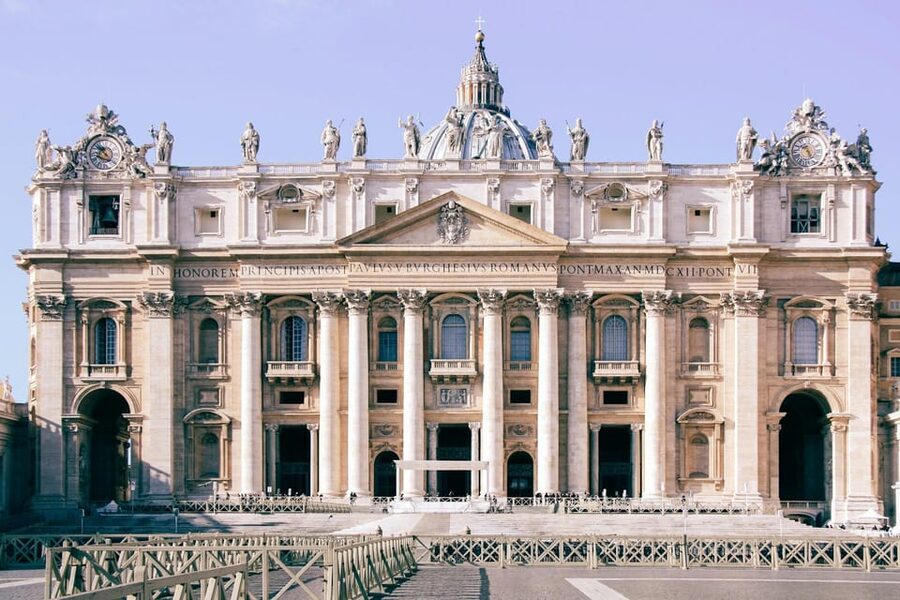 Rome: St. Peter’s Basilica Walking Guided Tour - Security and dress code: the part that controls your day