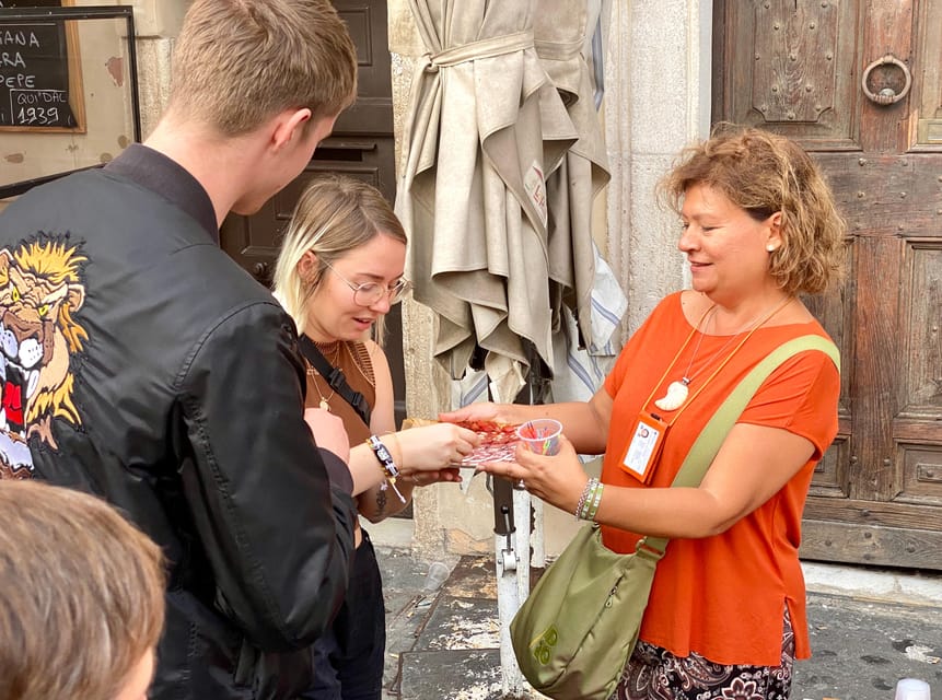 Rome Street Food: Delights at Campo dei Fiori & Ghetto Area - Into the Jewish Ghetto: food, memory, and a different Rome