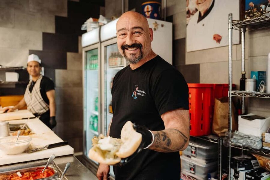 Rome: Testaccio Food & Market Tour with Pasta & Wine - Trattoria lunch: pasta and wine with an actual mealtime rhythm