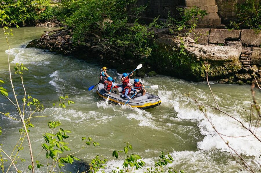 Rome: Tiber River Urban Rafting Tour with Roman Pizza - Getting Wet for Rome: Urban Rafting on the Tiber, Not a Museum Tour