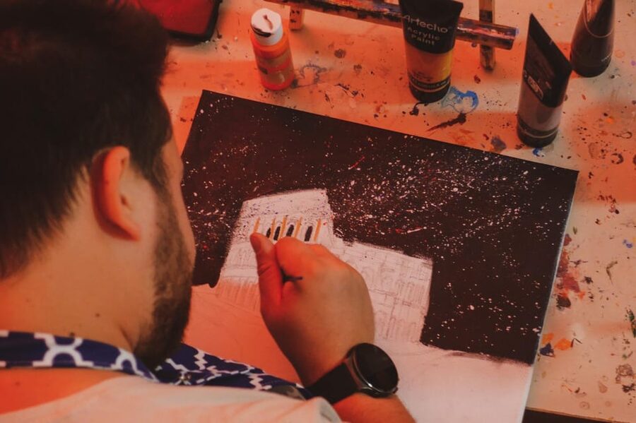Rome: Tipsy Painting Class with Fine Wine and Arts - Wine, pizza, and keeping it fun (and not messy)