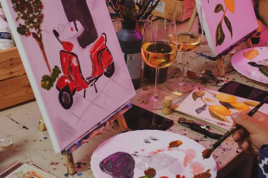 Rome: Tipsy Painting Class with Fine Wine and Arts - Should you book this tipsy painting class?