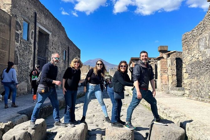 Rome to Pompeii Guided Tour with Wine & Lunch by High Speed Train - Napoli Centrale to Pompeii: coach time with views and a quick reset