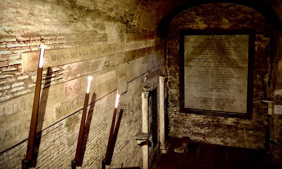 Rome: Tour of St. Clement's Basilica Underground Temples - Mithraic temple and the underground river: the pagan layer beneath Christianity