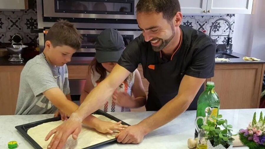 Rome: Traditional Pizza and Gelato Making Class - Family-friendly cooking: great for kids and beginners