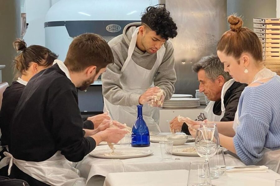 Rome: Traditional Pizza Cooking Class near Piazza Navona - The meal part that makes it worth lingering: prosecco, bruschetta, wine/beer, limoncello or coffee
