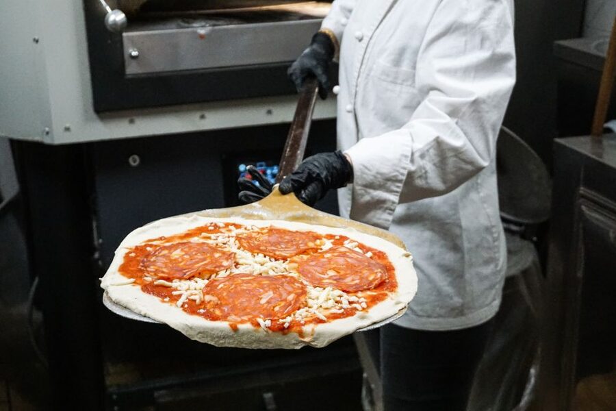 Rome: Traditional Pizza Cooking Class near Piazza Navona - What you’ll actually make: classic Roman pizza, not a generic pizza demo