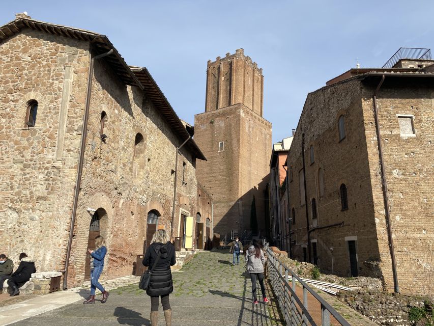 Rome: Trajan Markets Experience with Multimedia Video - A 25-Minute Multimedia Primer on Imperial Rome