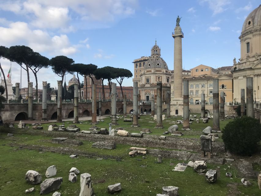 Rome: Trajan Markets Experience with Multimedia Video - Spot the Forums and the 17th-Century Cistern