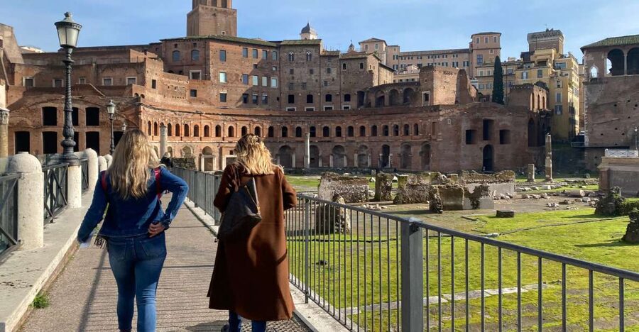 Rome: Trajan Markets Experience with Multimedia Video - Trajan Markets: How a Roman Shopping Mall Was Built