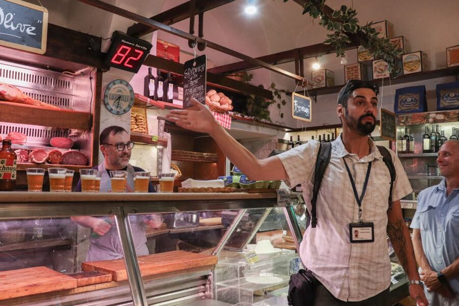 Rome: Trastevere and Campo de Fiori Food Tour - The Tiber River crossing: a shift from food to street rhythm