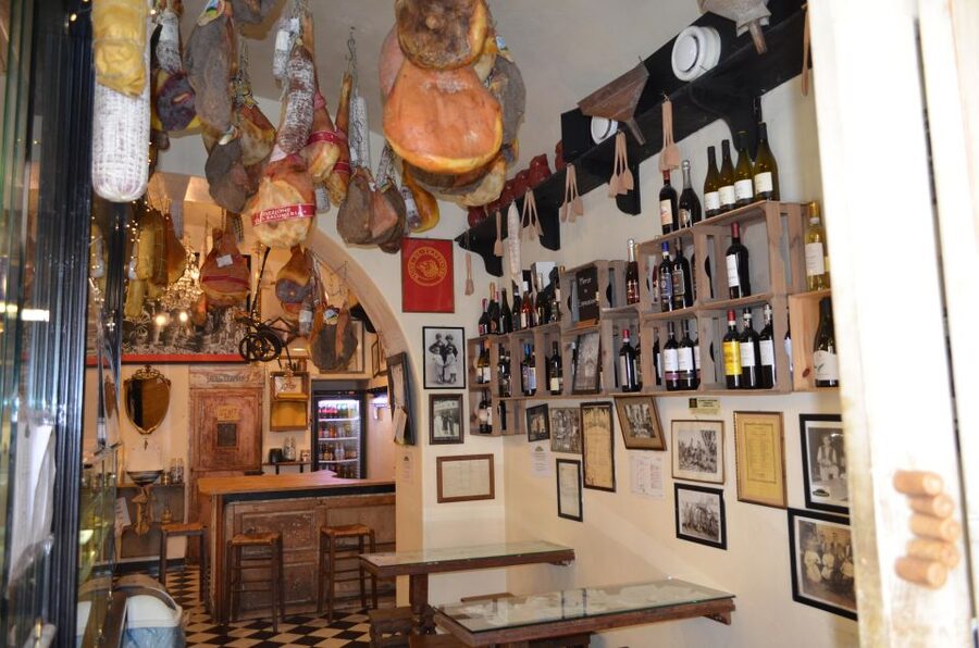 Rome: Trastevere and Jewish Ghetto Street Food Walking Tour - Trastevere Food Segment: The Part Most People Talk About