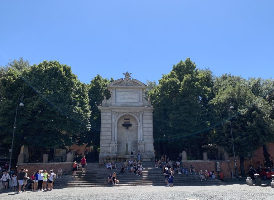 Rome: Trastevere and Roman Ghetto Guided Walking Tour - Basilica Santa Maria in Trastevere: the mosaics and fountain moment