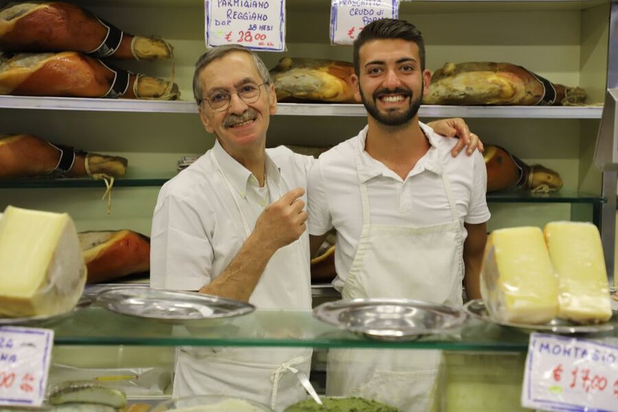 Rome: Trastevere Food and Wine Tasting Tour - Meeting at Giuseppe Gioachino Belli: Easy Start, No Pickup Hassle