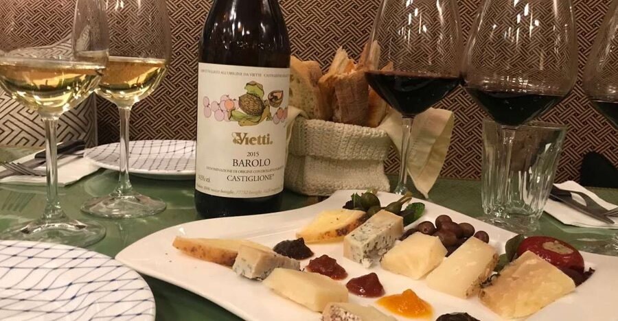 Rome: Trastevere Guided Food and Wine Tour with 20+ Tastings - The salumeria stop: where 30-year balsamic and truffles do the talking