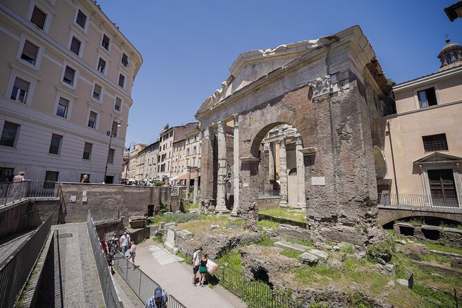 Rome: Trastevere Hidden Gems and Jewish Ghetto Small Group Tour - Guides and the small-group factor: why you’ll likely enjoy the way it’s taught