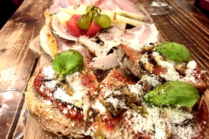 Rome: Trastevere Street Food Tour with Local Expert - Piazza Trilussa Finale: Gelato and Cannoli to Close the Loop