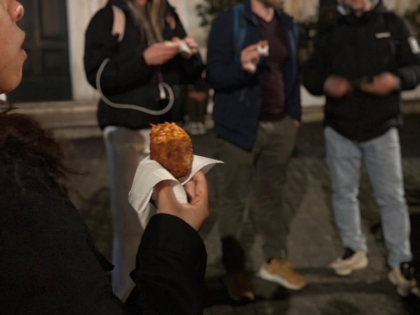 Rome: Trastevere & Tiber Island Street Food Tour at Sunset - Why a sunset Trastevere food walk feels so worth it