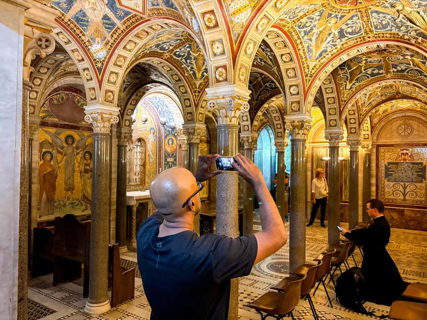 Rome: Trastevere Underground Crypt and Jewish Ghetto tour - Trastevere to the Crypt: The Tour Starts Like a Local Walk
