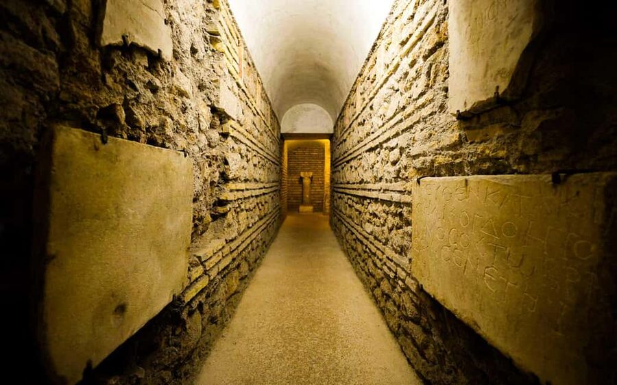 Rome: Trastevere Underground Crypt and Jewish Ghetto tour - Tiber Island and the Oldest Bridge: Epidemics, Power, and a Walk Across Time