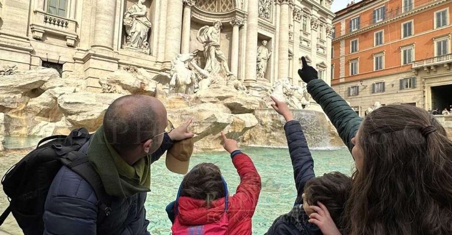 Rome: Treasure Hunt for Kids and Families Trevi and Pantheon - Rome as a playground: how the treasure hunt feels in real life