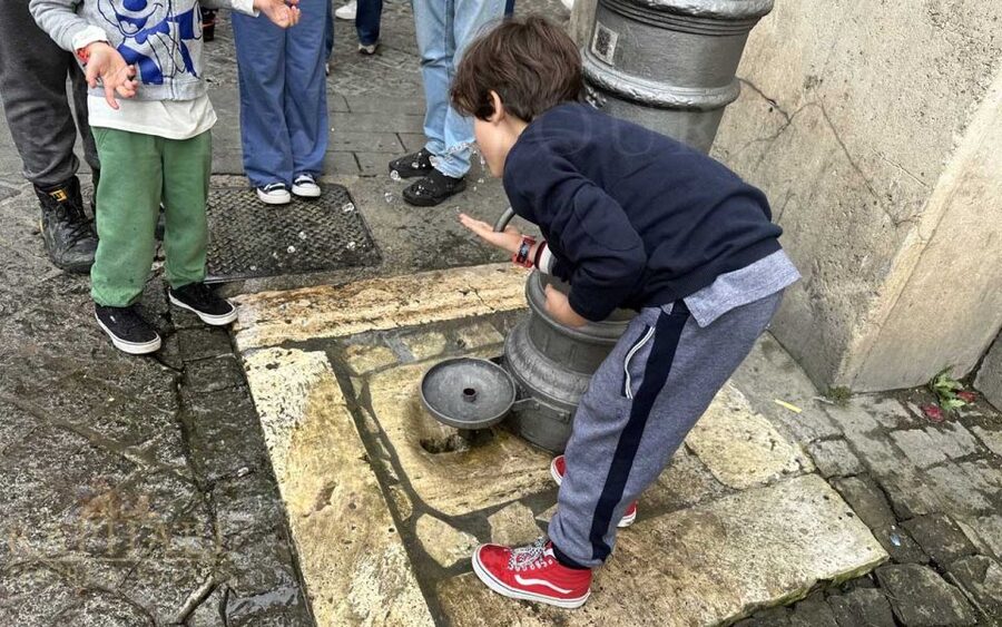 Rome: Treasure Hunt for Kids and Families Trevi and Pantheon - Spanish Steps and the historic center: the warm-up phase