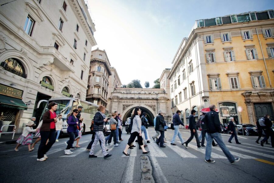 Rome: Treasures of the City 3-Hour Morning Tour - Piazza Navona: when the square explains Rome