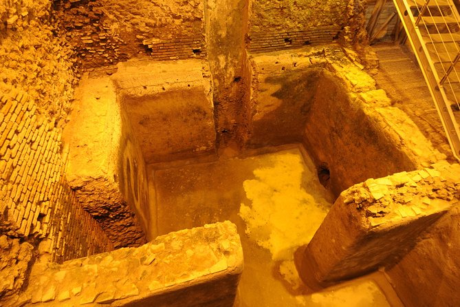 Rome: Trevi Fountain District and Underground Domus Guided Tour - How the Romans Managed Water: The Real Takeaway