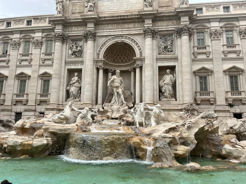 Rome: Trevi Fountain District Underground Tour and Ice Cream - How the Trevi Fountain stop works and where to aim your photos