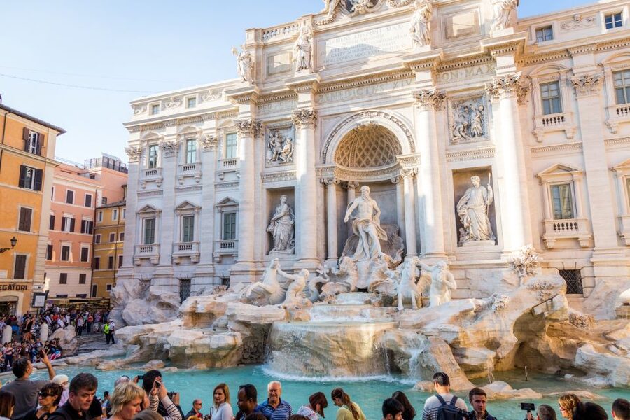 Rome: Trevi Fountain, Spanish Steps & Pantheon Walking Tour - Piazza Colonna and the Column of Marcus Aurelius: ancient power in a modern frame