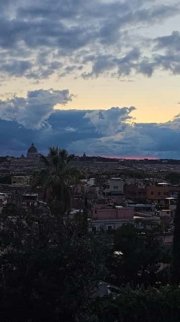 Rome: Tuk Tuk Tour of the Rome City Center - Stop 7: Piazza Navona, a classic open-air moment