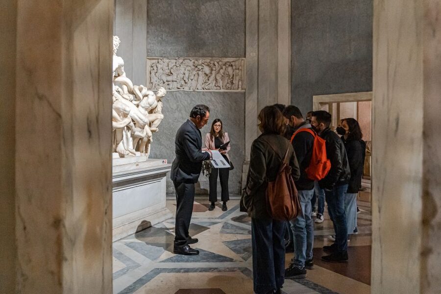 Rome: Turning the Lights on at the Vatican Museums - A dawn visit to the Vatican Museums run by the Key Master